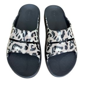 Oofos OOAHH Women’s Limited Cheetah Print Slides